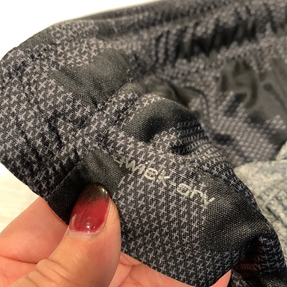 Bundle of 2 Shorts Big Boy size - Picture 4 of 11